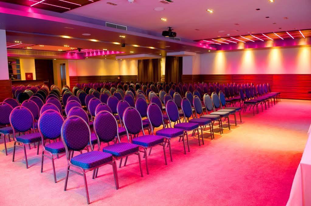 Hotel Plaza Омиш Экстерьер фото