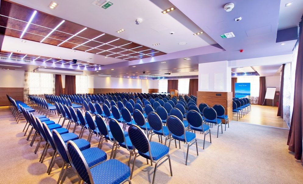 Hotel Plaza Омиш Экстерьер фото