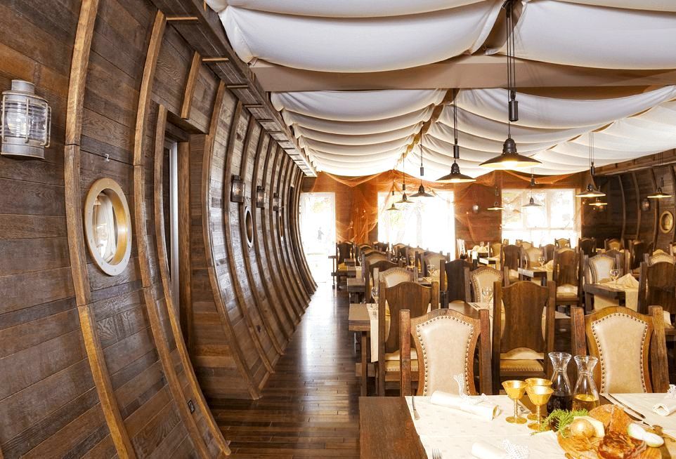 Hotel Plaza Омиш Экстерьер фото